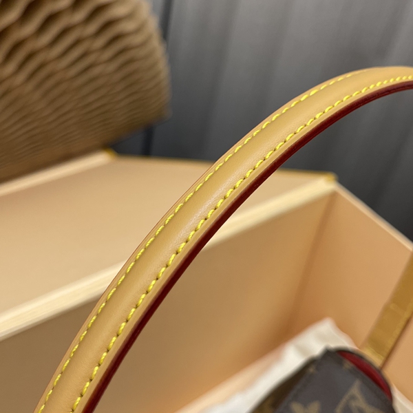 ルイヴィトンバッグ素材ディテール